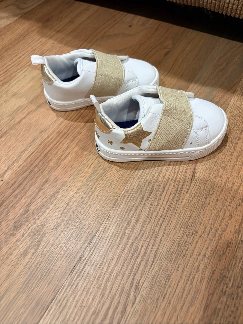 Osh Kosh sneakers, sparkly gold with stars, little girl size 5M